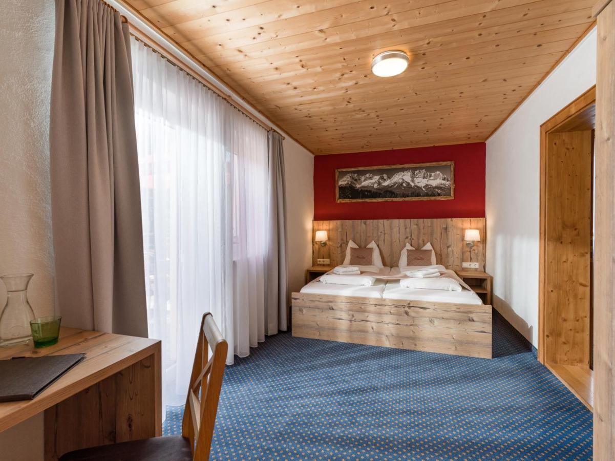 Готель Haus Tirol Бріксен-ім-Тале Екстер'єр фото